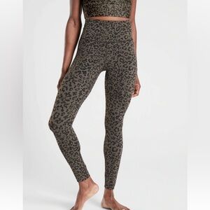 ATHLETA Leopard Elation Ultra High Rise Leggings 😍